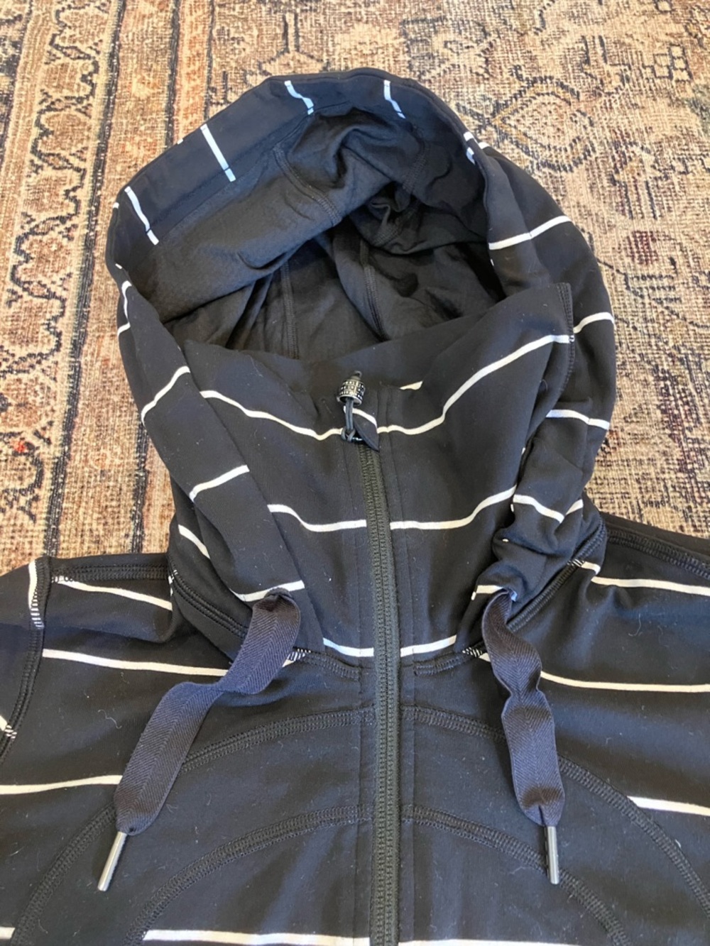 lululemon OG Scuba Hoodie - Picture 3 of 5